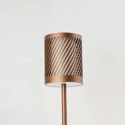 Moderne LED-tafellamp – uniek gesneden kap en warme gloed 2